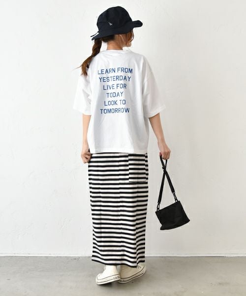 her.｜LOOK TO TOMORROW リラックスフィットTee [[LOOK TO TOMORROW Relax Fit Tee(ハ゛ックフ゜リント)]][C]