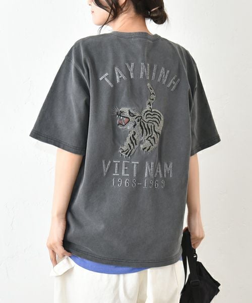 Gives a sense of fullment｜天竺刺繍Tee [[652003]][C]