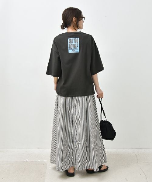 her.｜バックプリントTee [[MTAH504-0702]][C]