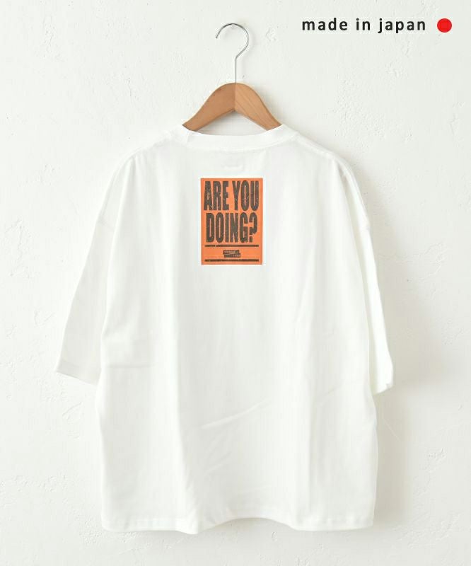 her.｜バックプリントTee [[MTAH504-0702]][C]her.｜バックプリントTee [[MTAH504-0702]][C]