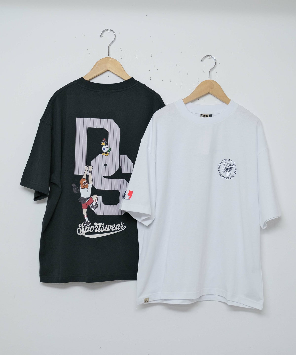 duckster｜吸水速乾天竺　リラックスフィットTee（TEAM LOGO) [[936402]][D]