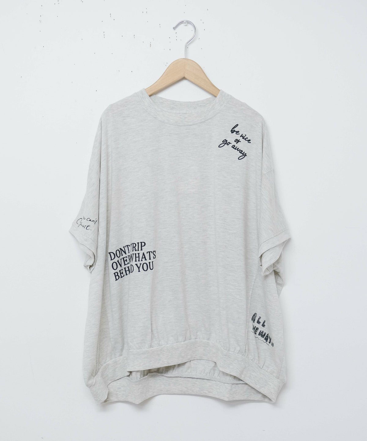 day standard｜ランダムロゴドルマンカットソー [[K52093-28]][D]