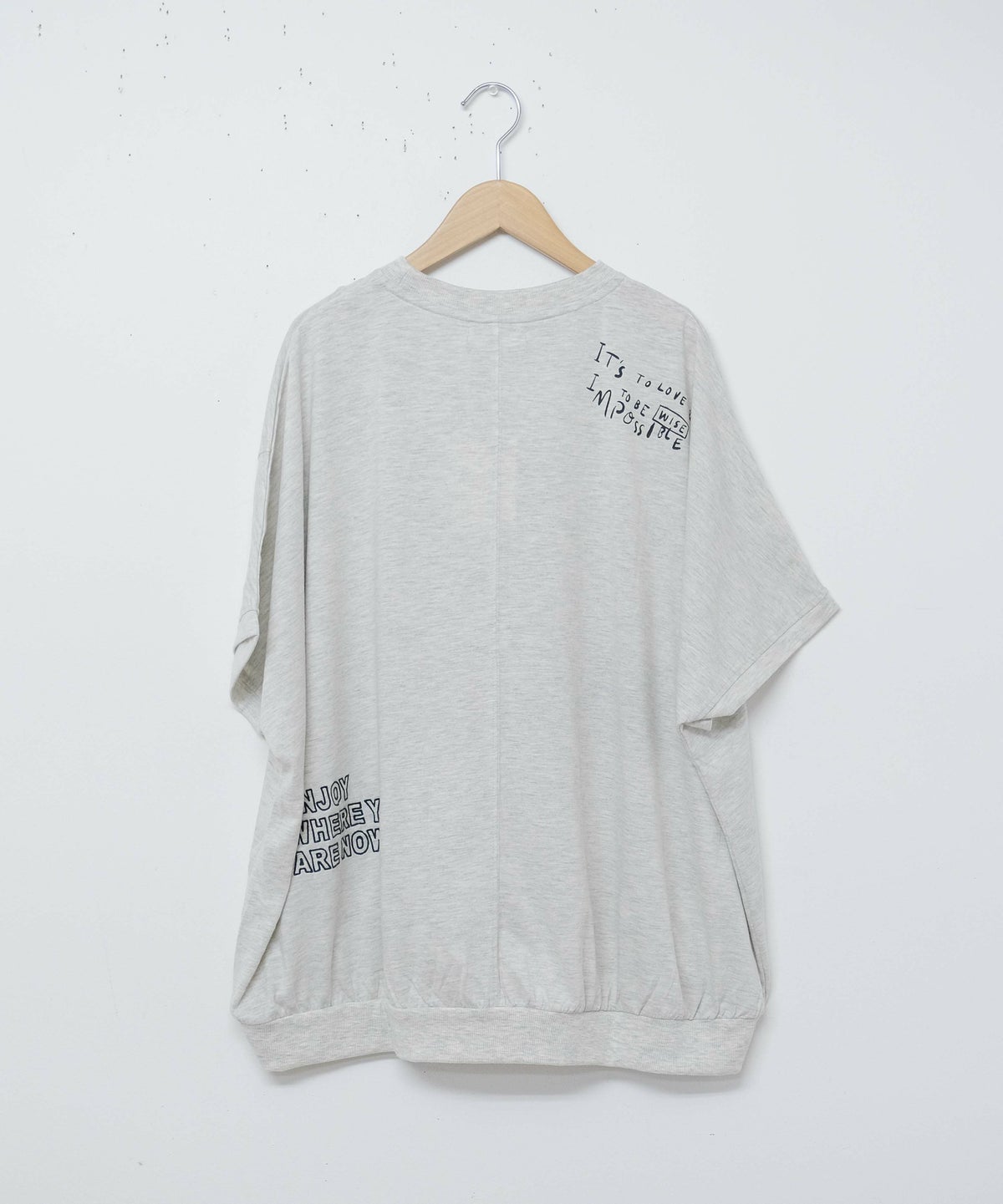 day standard｜ランダムロゴドルマンカットソー [[K52093-28]][D]