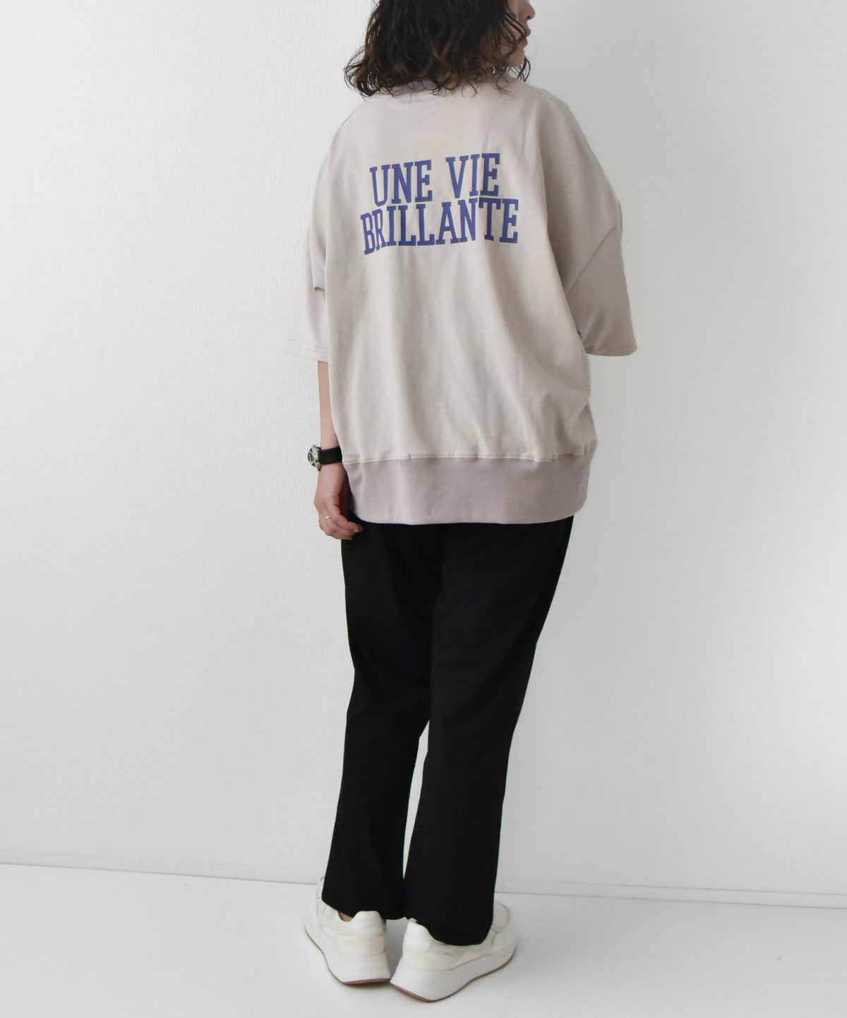 KAKELA&TRANQUIL｜裾リブカレッジロゴプリントクルー [[12505-245-10]]