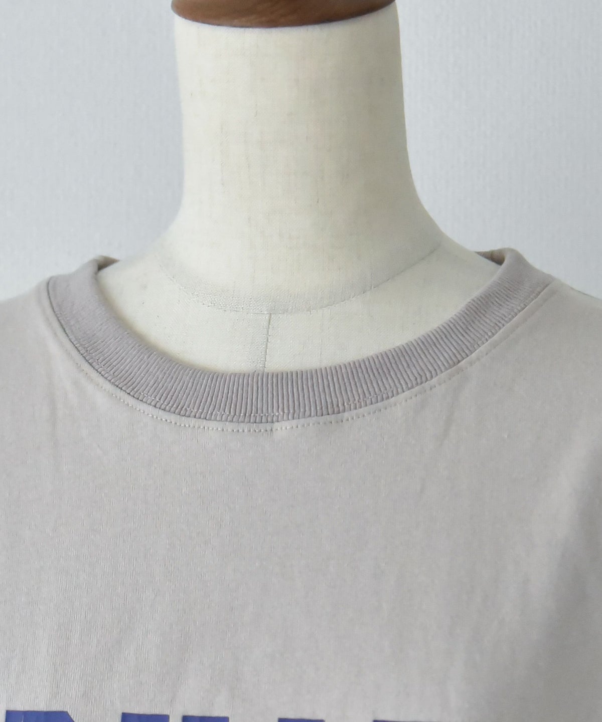 KAKELA&TRANQUIL｜裾リブカレッジロゴプリントクルー [[12505-245-10]]