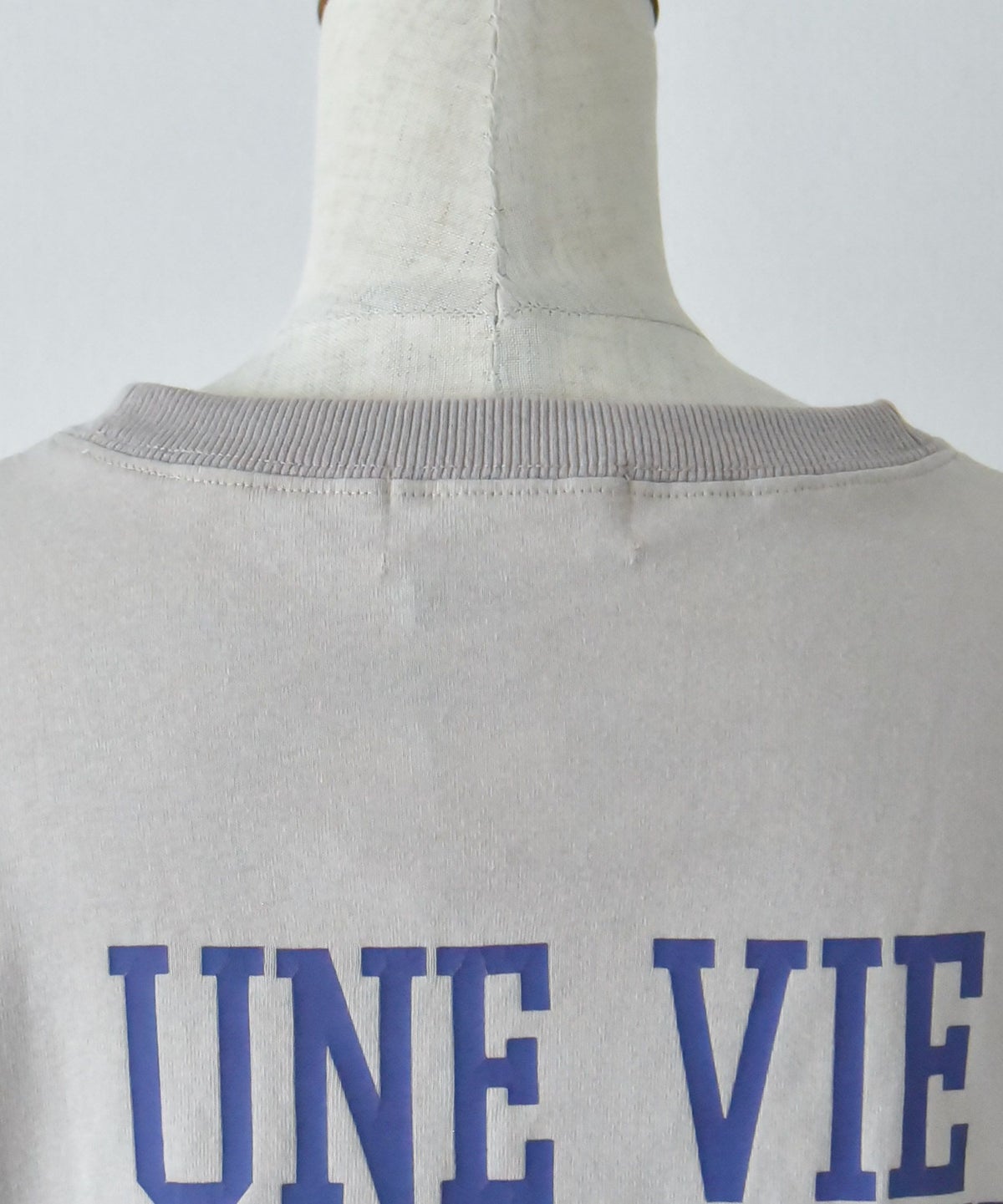 KAKELA&TRANQUIL｜裾リブカレッジロゴプリントクルー [[12505-245-10]]