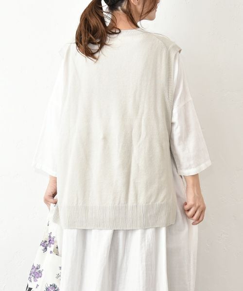 hagumu｜サイドボタンリネンニットベスト [[ha-BE-28]][C]