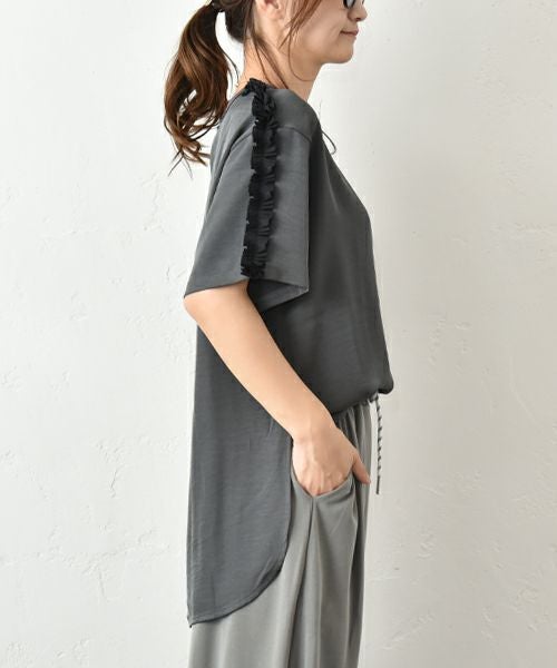 TRANOI.｜ショルダーフリルプルオーバー [[223J278]][C]