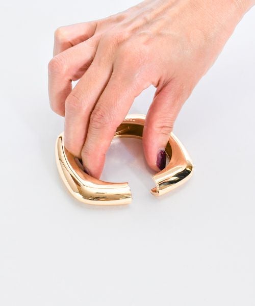 CHIGNON　スクエアプランプバングル