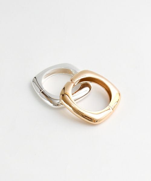 CHIGNON　スクエアプランプバングル