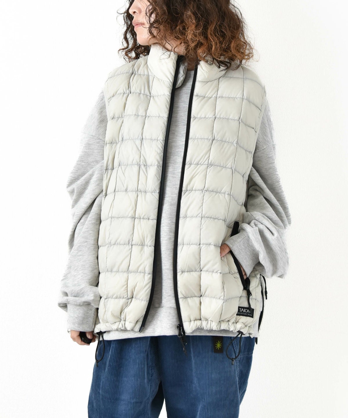TAION｜MOUTAIN HI-NECK W-ZIP LIGHT DOWN VEST [[TAION-002ZXMT-800]][D]