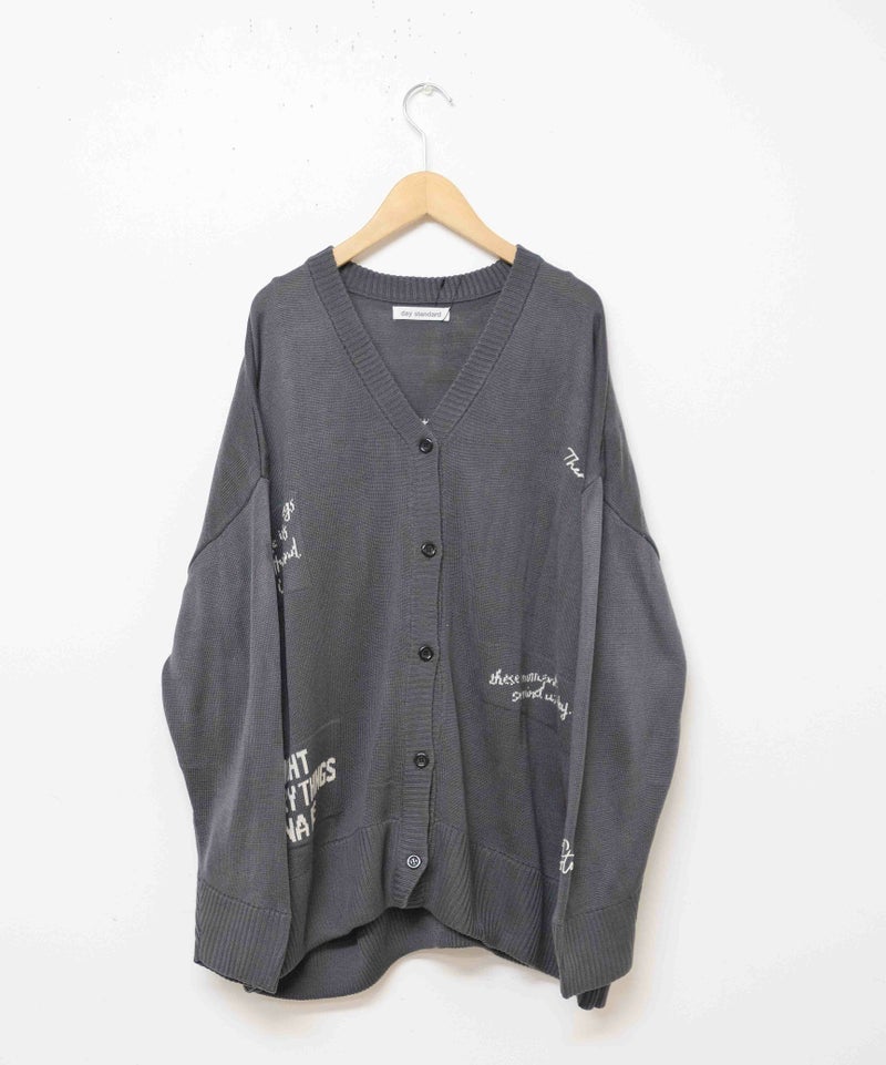 day standard｜ランダムロゴVカーデ [[B53053-28]][D]