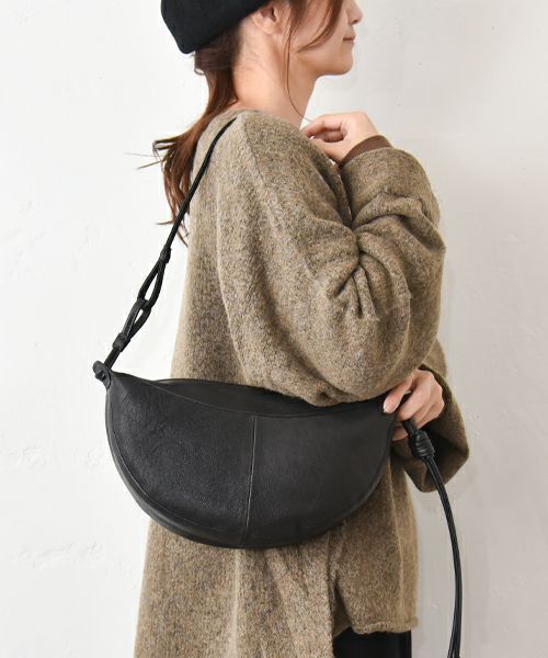 hagumu｜レザーショルダーバッグ [[Z250821]][C]