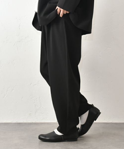 un cinq｜タックテーパードパンツ [[U-05]][C]