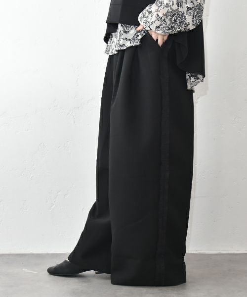 TRANOI.｜サイドプリーツワイドパンツ [[214R514]][C]