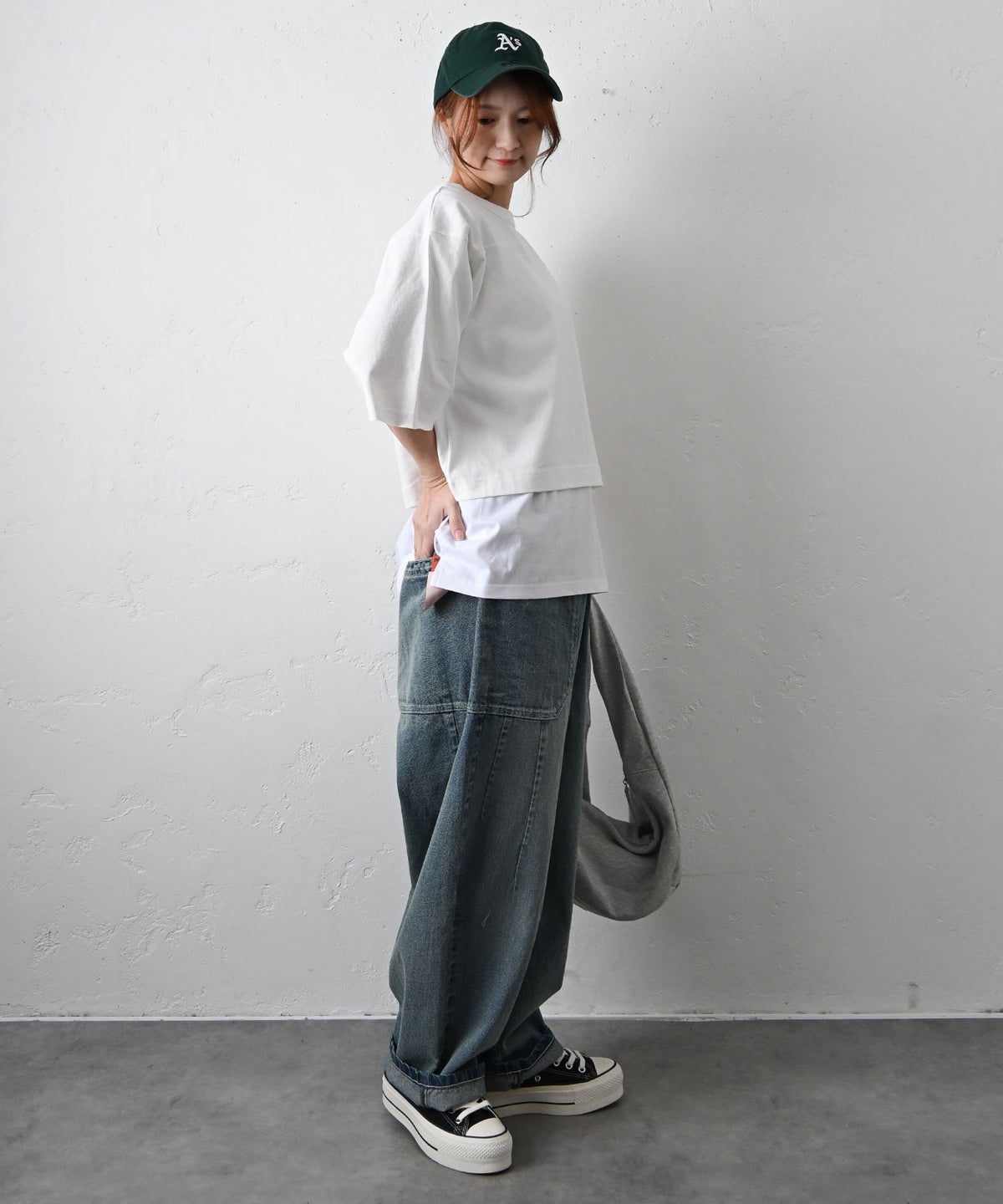 Gives a sense of fullment｜バックプリントホックTシャツ [[861140]][C]