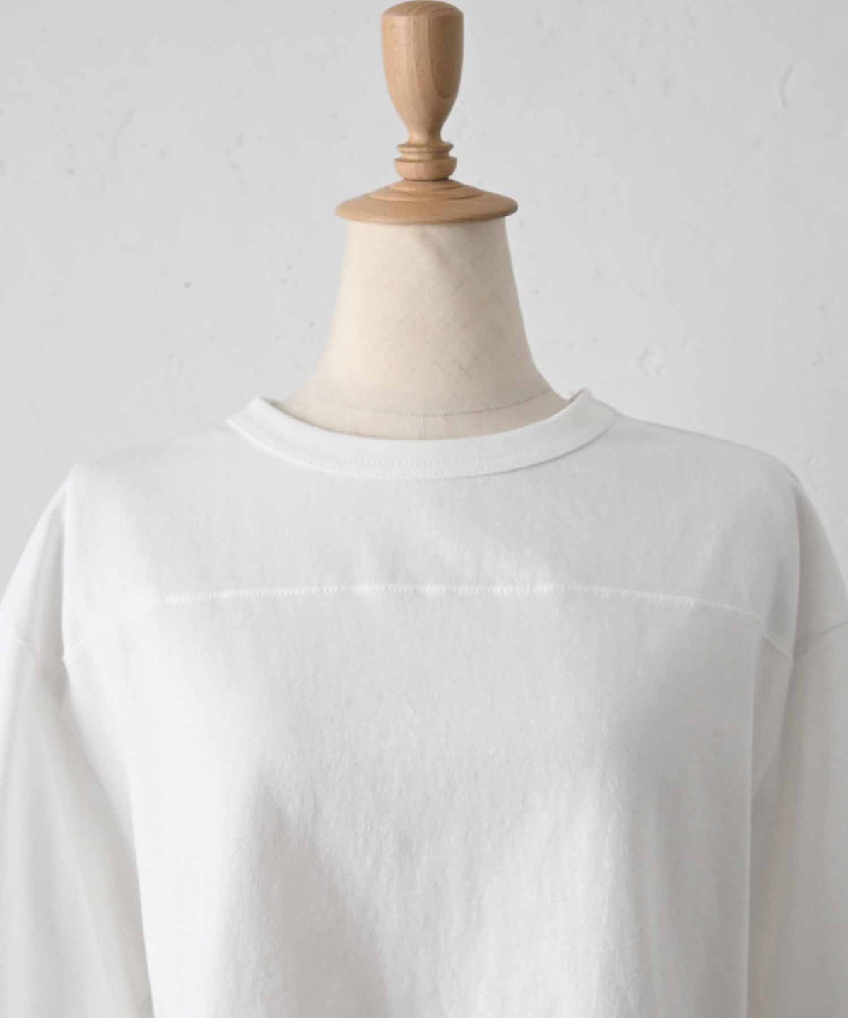 Gives a sense of fullment｜バックプリントホックTシャツ [[861140]][C]