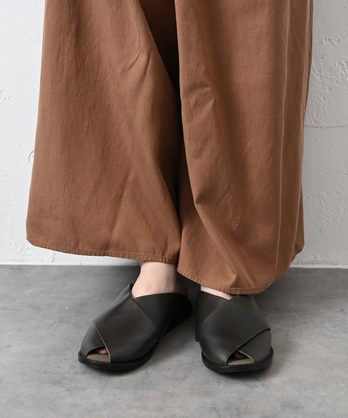 Diu｜レザーサンダル [[118D1564]][C]