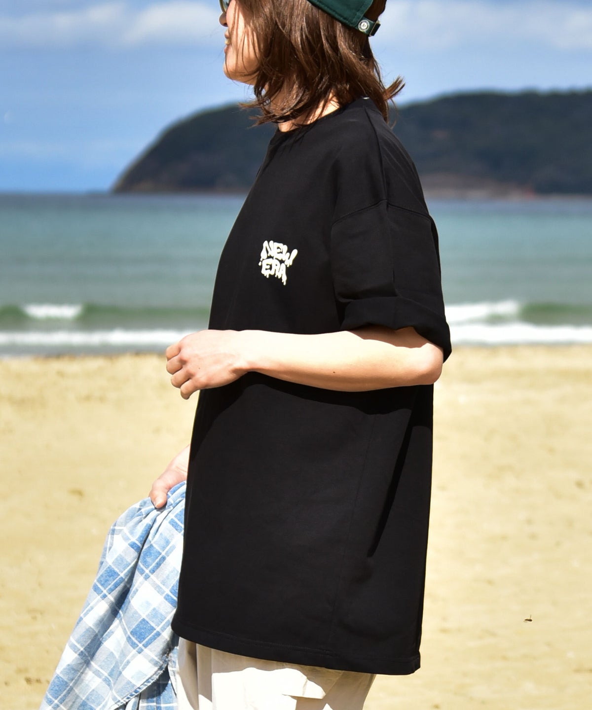 NEW ERA｜SS OS CT TEE WALL ART DRIP BLK(バックプリントオーバーTee) [[14856663]][C]