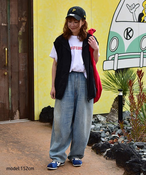 eka::｜変形ワイドロゴプリントTee [[1611935]][C]