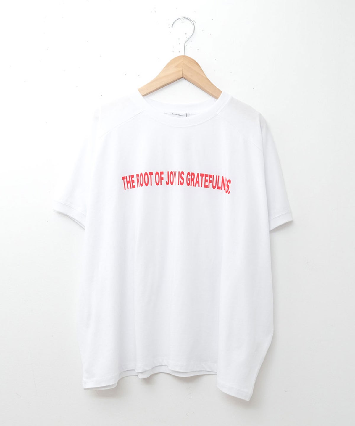 eka::｜変形ワイドロゴプリントTee [[1611935]][C]