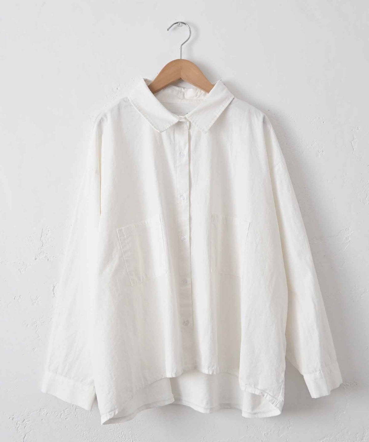 IN THE MARKET｜異素材バックワッペン付きシャツ [[C-2511]][C]