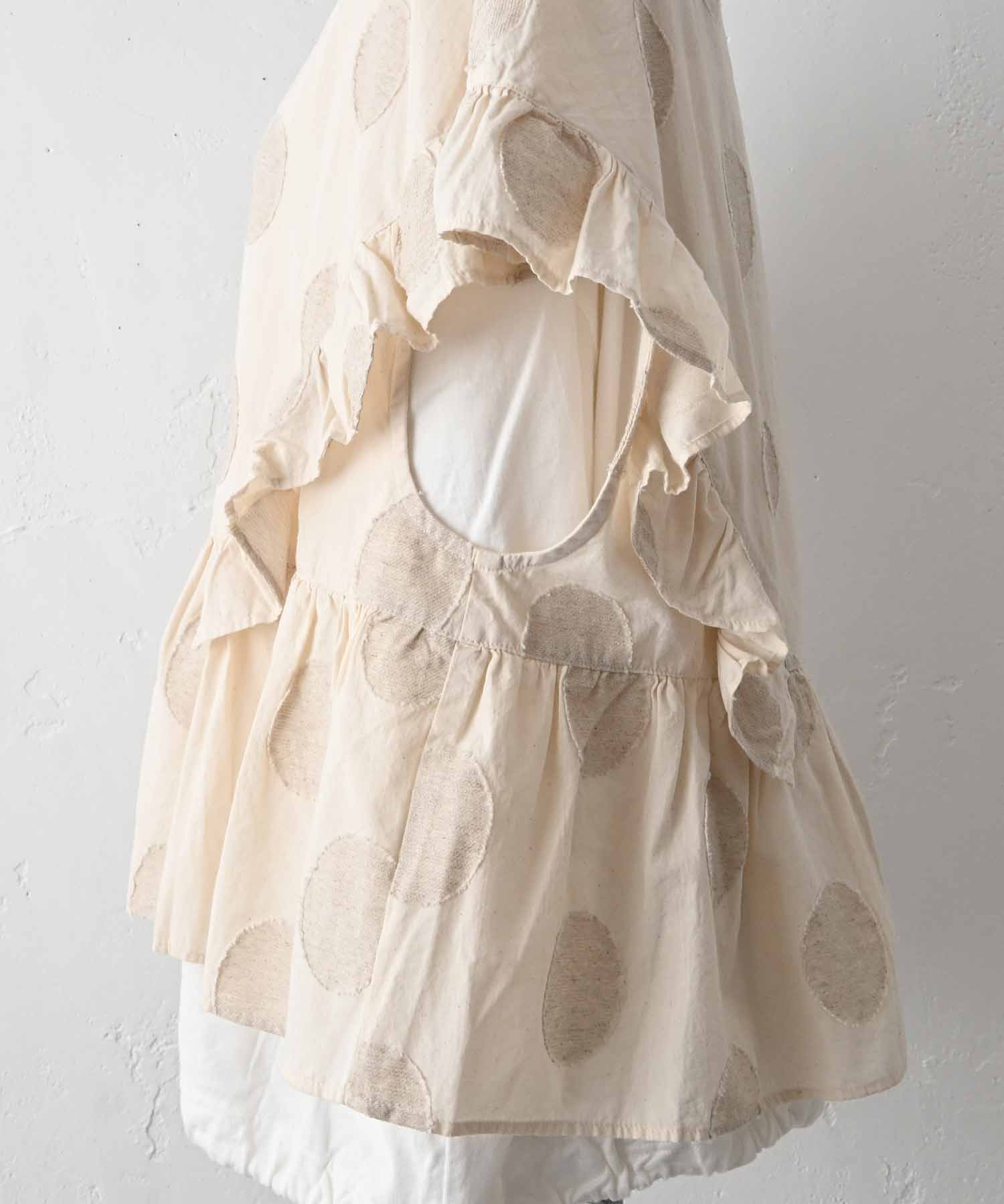ista-ire｜ドットラッフルブラウス [[4601-6780]][C] | ma28 ONLINE STORE