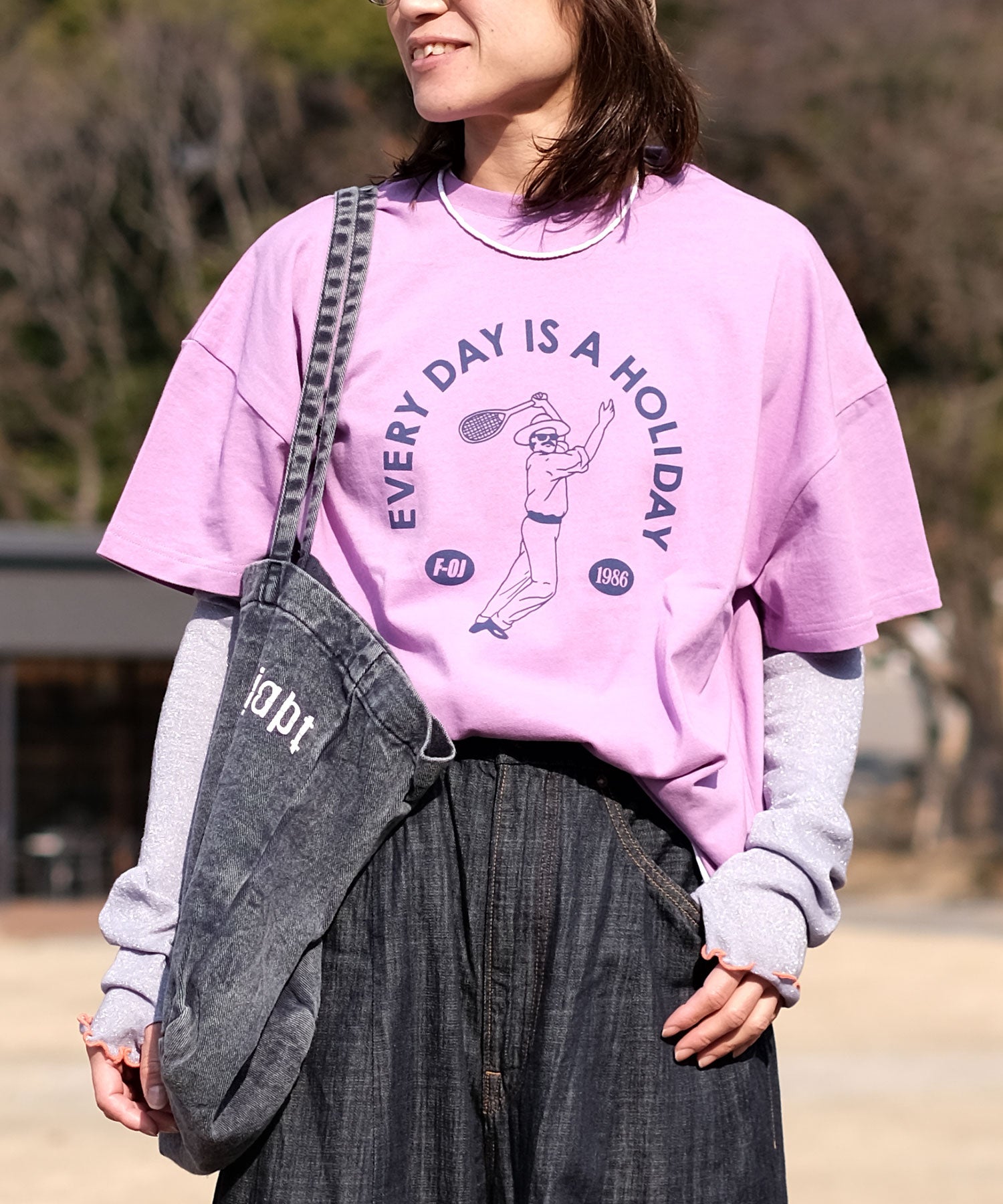 Gives a sense of fullment｜週休7日Tee(プリントロゴ) [[862310]][C