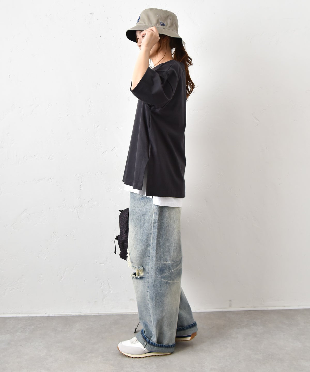 and quarter｜裾スリット入りロゴTee [[131373F]][C]