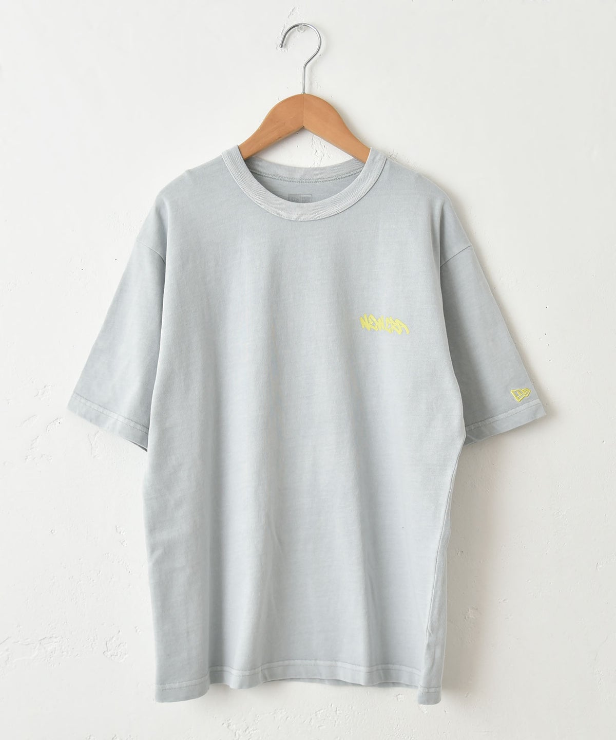 NEW ERA｜SS GARMENT DYE CT TEE TAGGING GRY(バックプリントオーバーTee) [[14856687]][C]