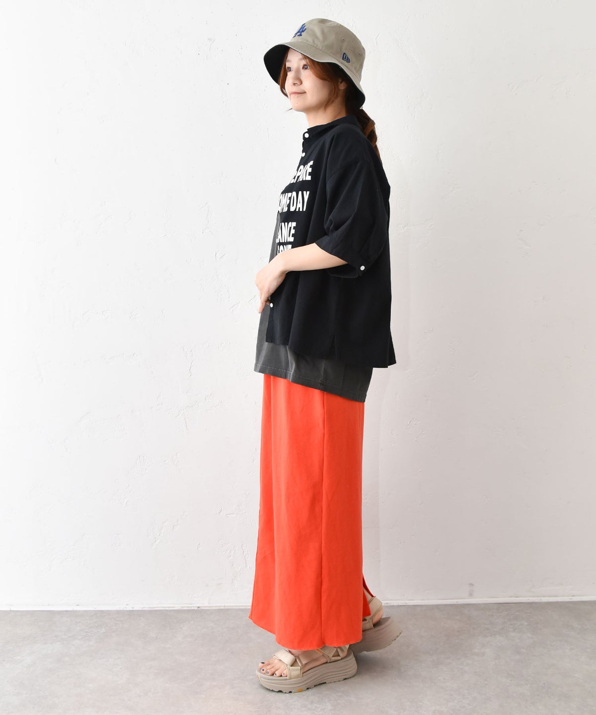 NEW ERA｜SS GARMENT DYE CT TEE TAGGING CHA(バックプリントオーバーTee) [[14856688]][C]