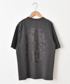 NEW ERA｜SS GARMENT DYE CT TEE TAGGING CHA(バックプリントオーバーTee) [[14856688]][C]