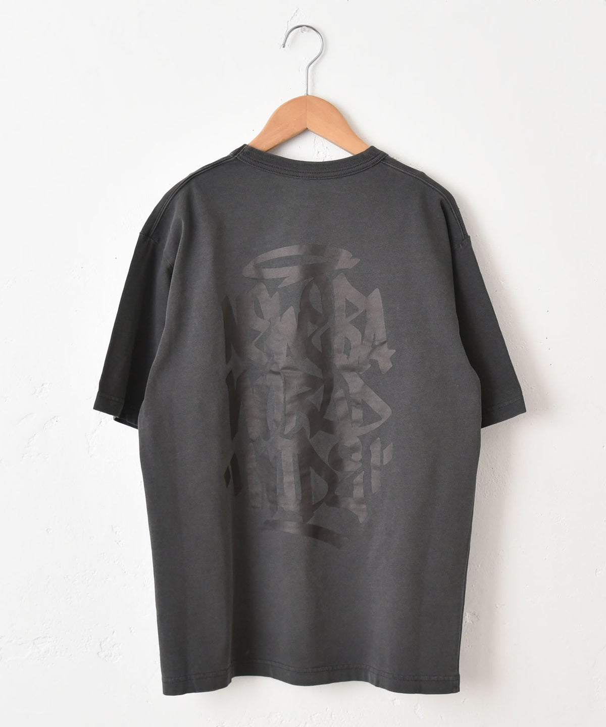 NEW ERA｜SS GARMENT DYE CT TEE TAGGING CHA(バックプリントオーバーTee) [[14856688]][C]