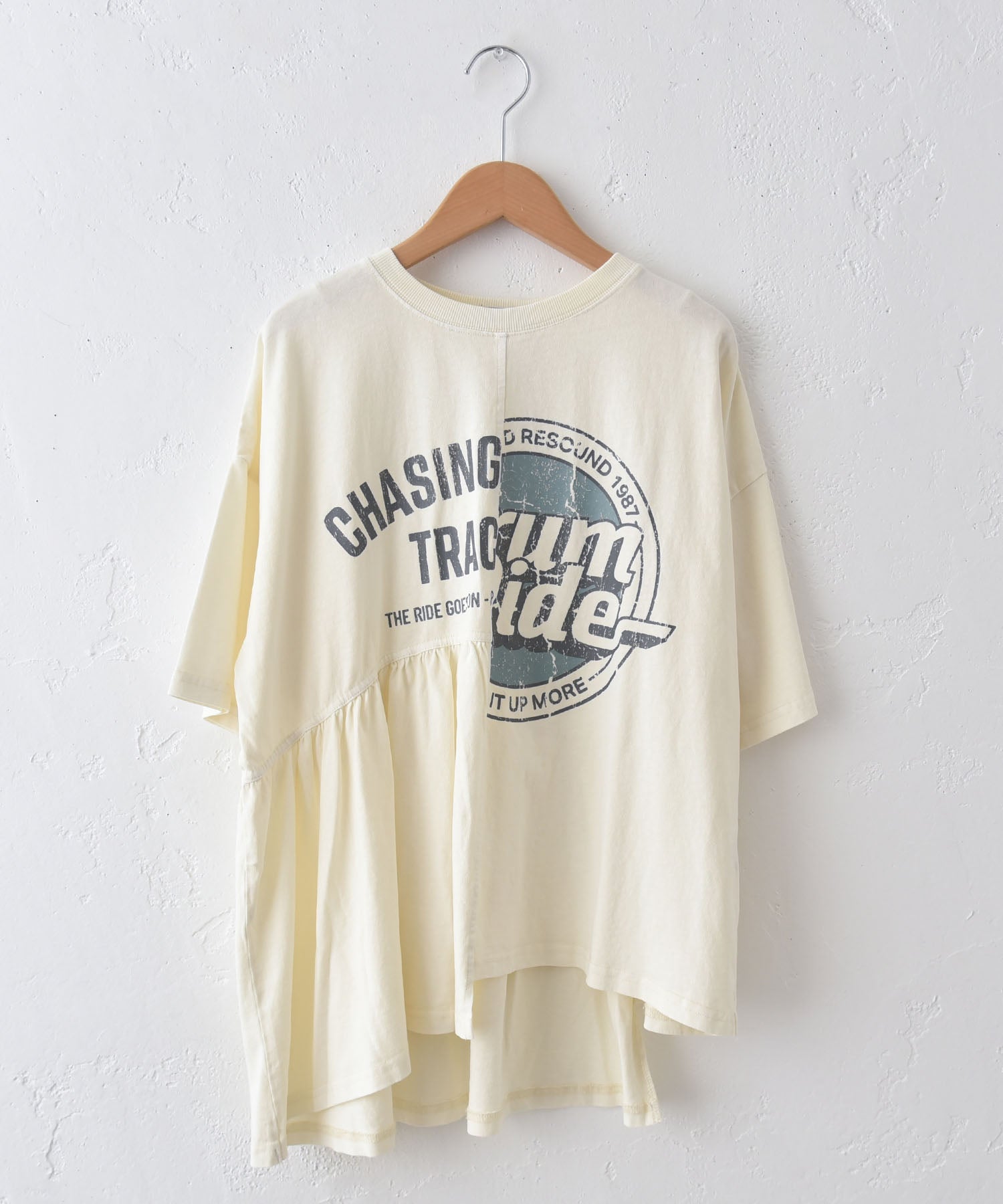 IN THE MARKET｜ピグメント天竺リメイク風切替ギャザープリントTシャツ