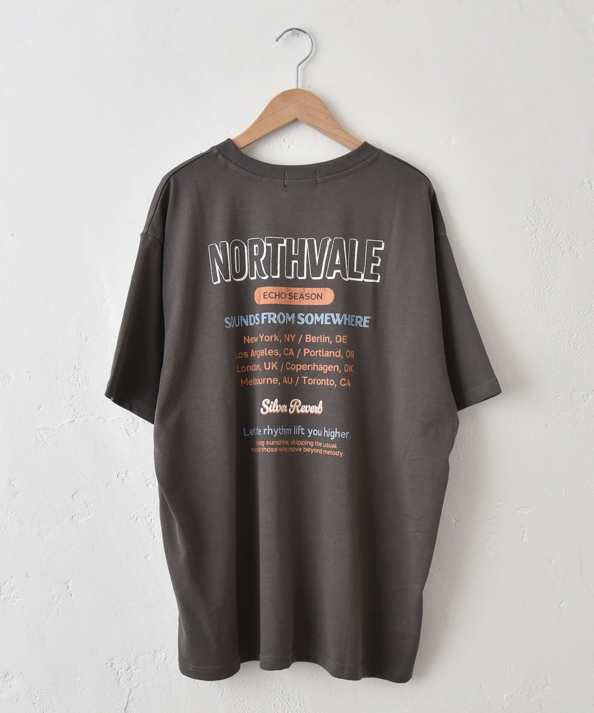  IN THE MARKET｜BIGシルエットプリントTシャツ [[63015162]][C]
