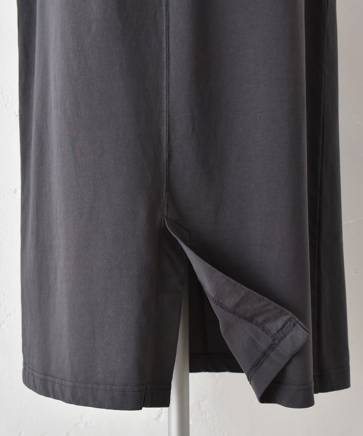 her.｜ベンツスリットタイトスカート [[MA-35903]][C] | ma28 ONLINE STORE