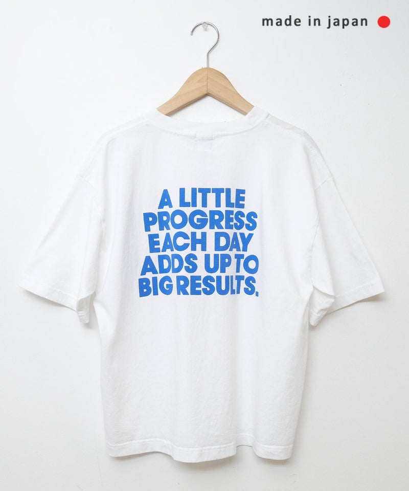 her.｜A Little Progress Relax Fit Tee [[A Little Progress Relax Fit Tee]][C]