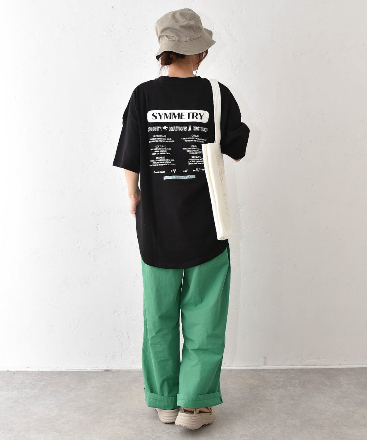 IN THE MARKET｜裾ラウンドプリントTシャツ [[83015162]][C]