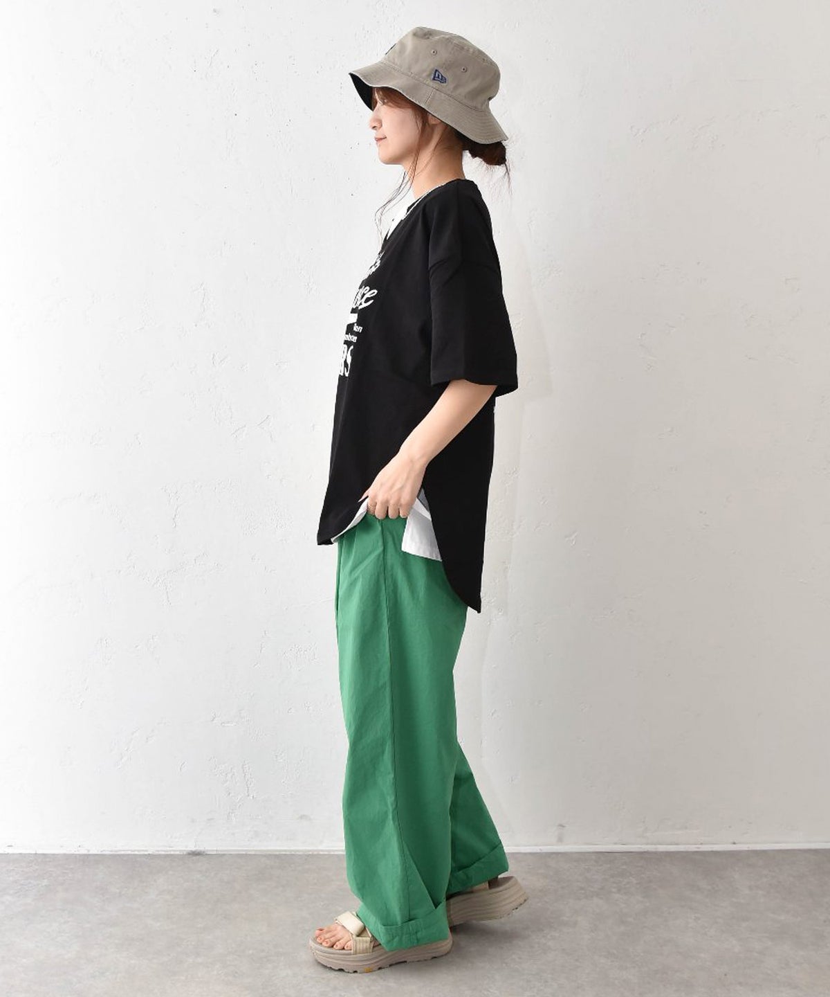 IN THE MARKET｜裾ラウンドプリントTシャツ [[83015162]][C]