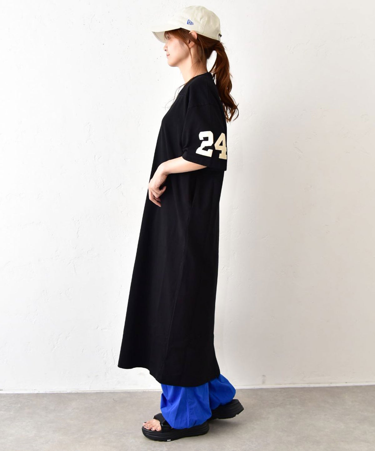 IN THE MARKET｜フロッキーロゴ ナンバリングVネックワンピース [[C-2568]][C]