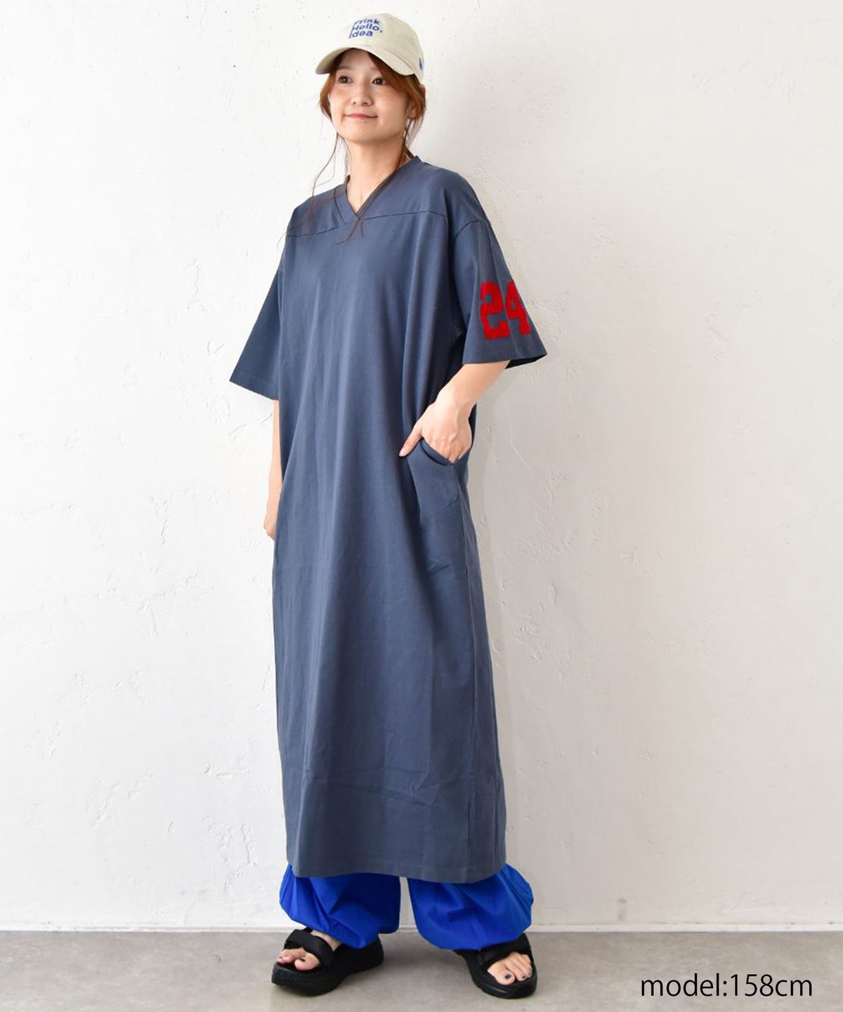 IN THE MARKET｜フロッキーロゴ ナンバリングVネックワンピース [[C-2568]][C]