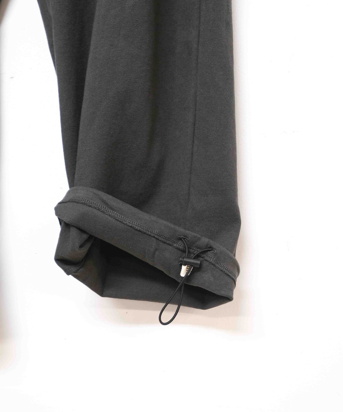 day　standard｜カットイージーパンツ [[d-c-022-26AW]][D]