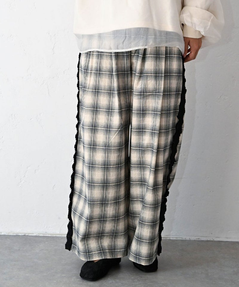 TRANOI.｜サッカーチェックサイドフリルパンツ [[242R535]][C]