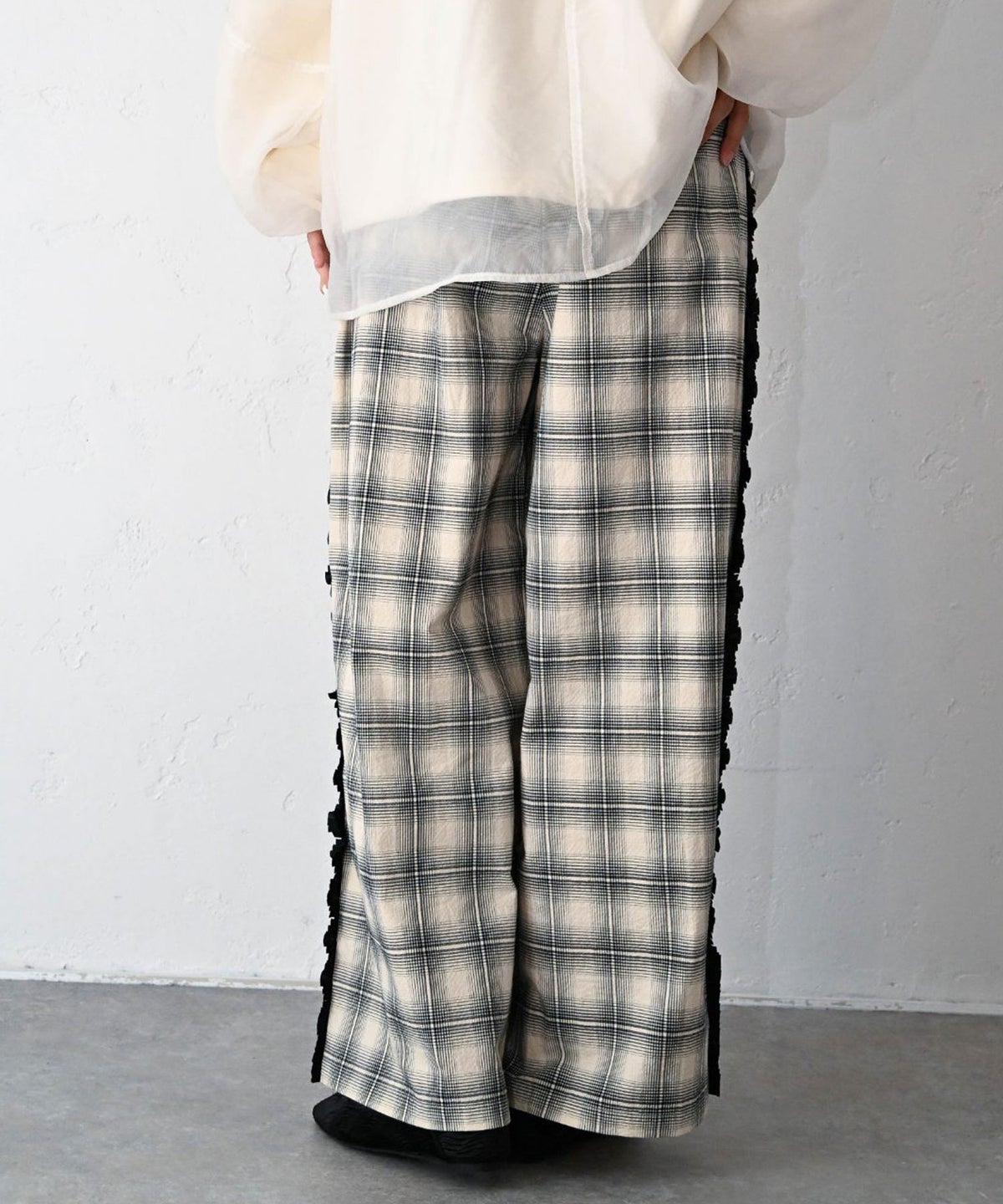 TRANOI.｜サッカーチェックサイドフリルパンツ [[242R535]][C]