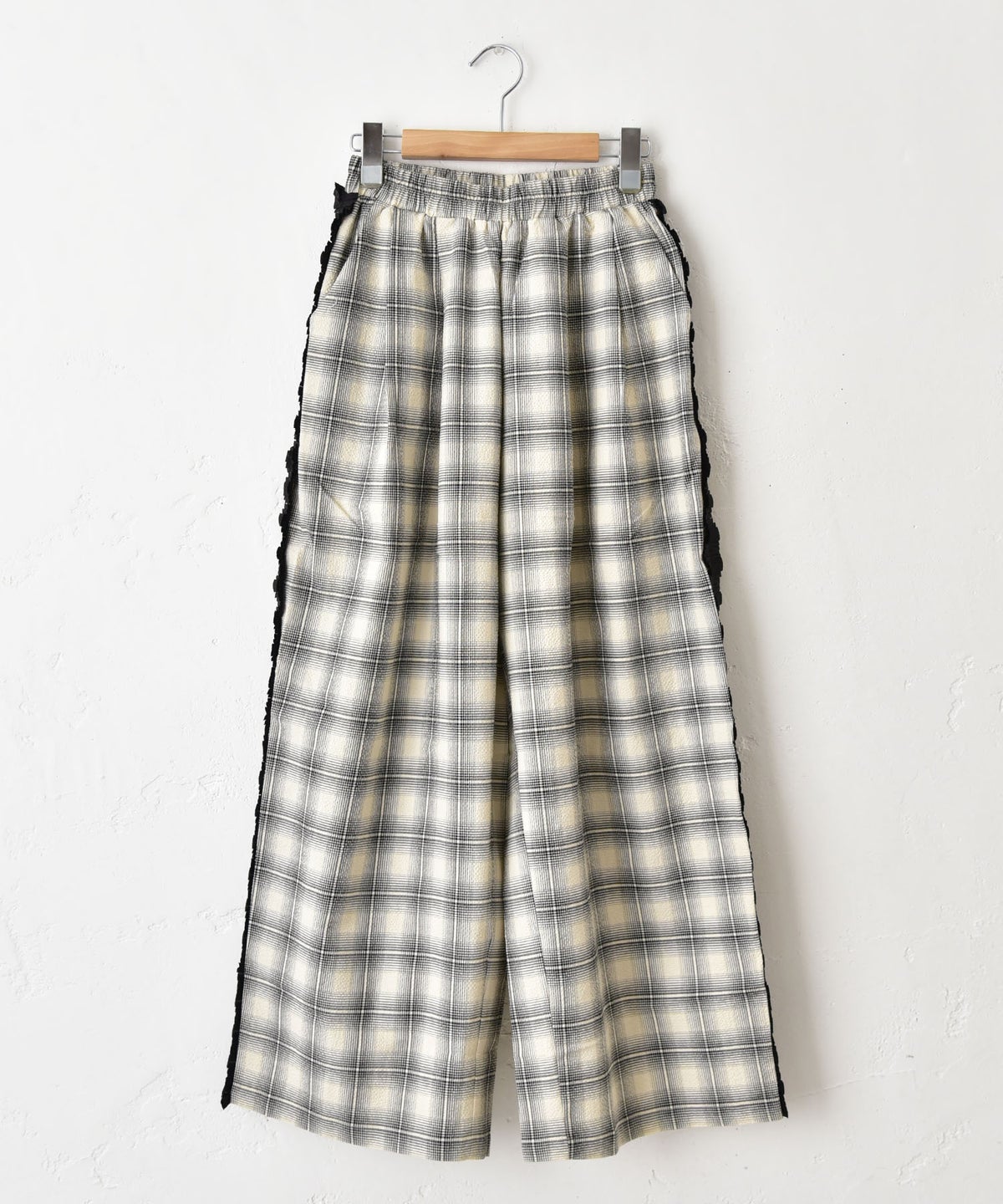 TRANOI.｜サッカーチェックサイドフリルパンツ [[242R535]][C]