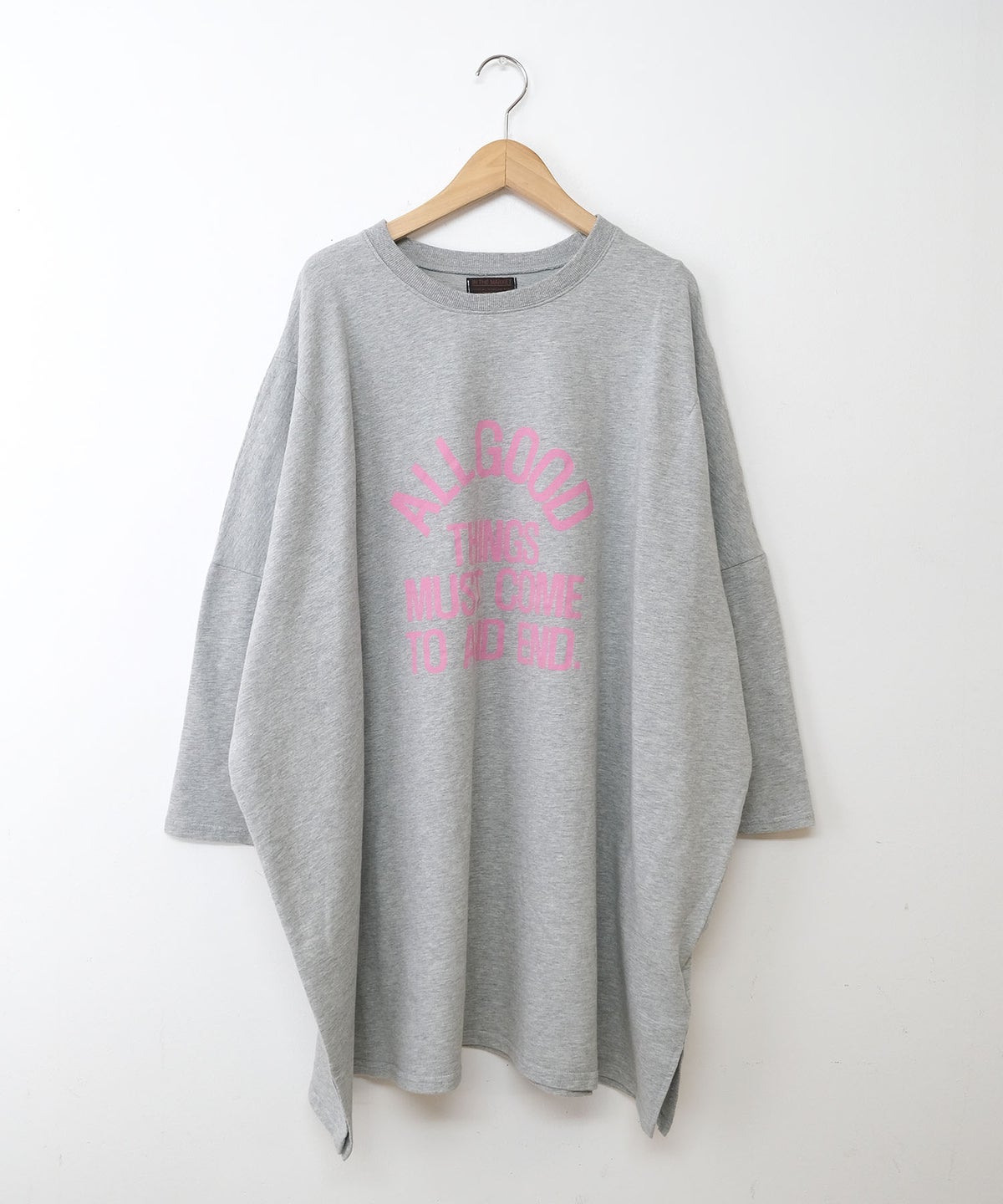  IN THE MARKET｜カレッジアーチロゴオーバーT [[C-2573]][C]