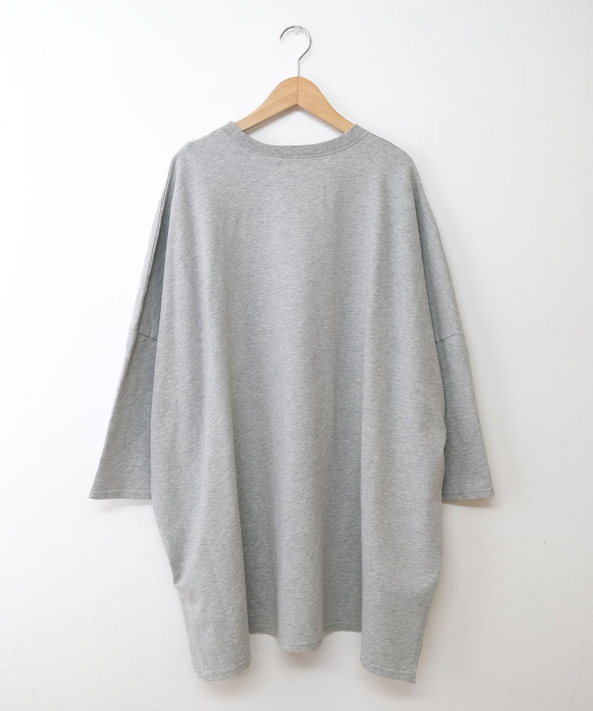  IN THE MARKET｜カレッジアーチロゴオーバーT [[C-2573]][C]