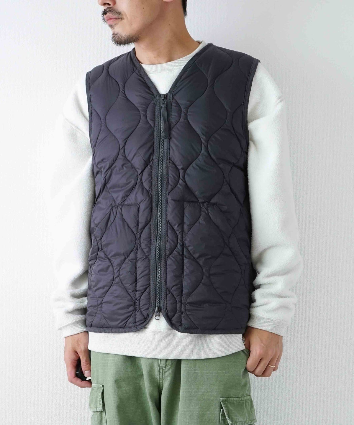 TAION｜MILITARY VNECK W-ZIP DOWN VEST（SOFT SHELL） [[TAION-001ALSZML-1-26AW]][D]