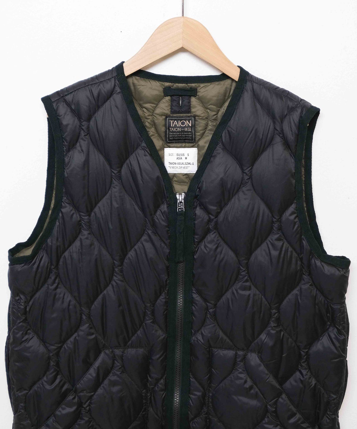 TAION｜MILITARY VNECK W-ZIP DOWN VEST（SOFT SHELL） [[TAION-001ALSZML-1-26AW]][D]