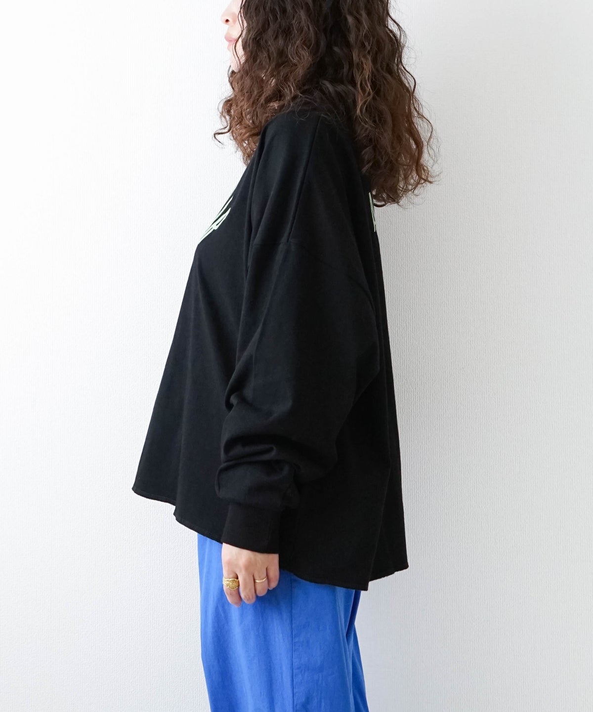 KAKELA & TRANQUIL｜カレッジロゴ刺繍ワイドクルー [[12606-536-10]][D]